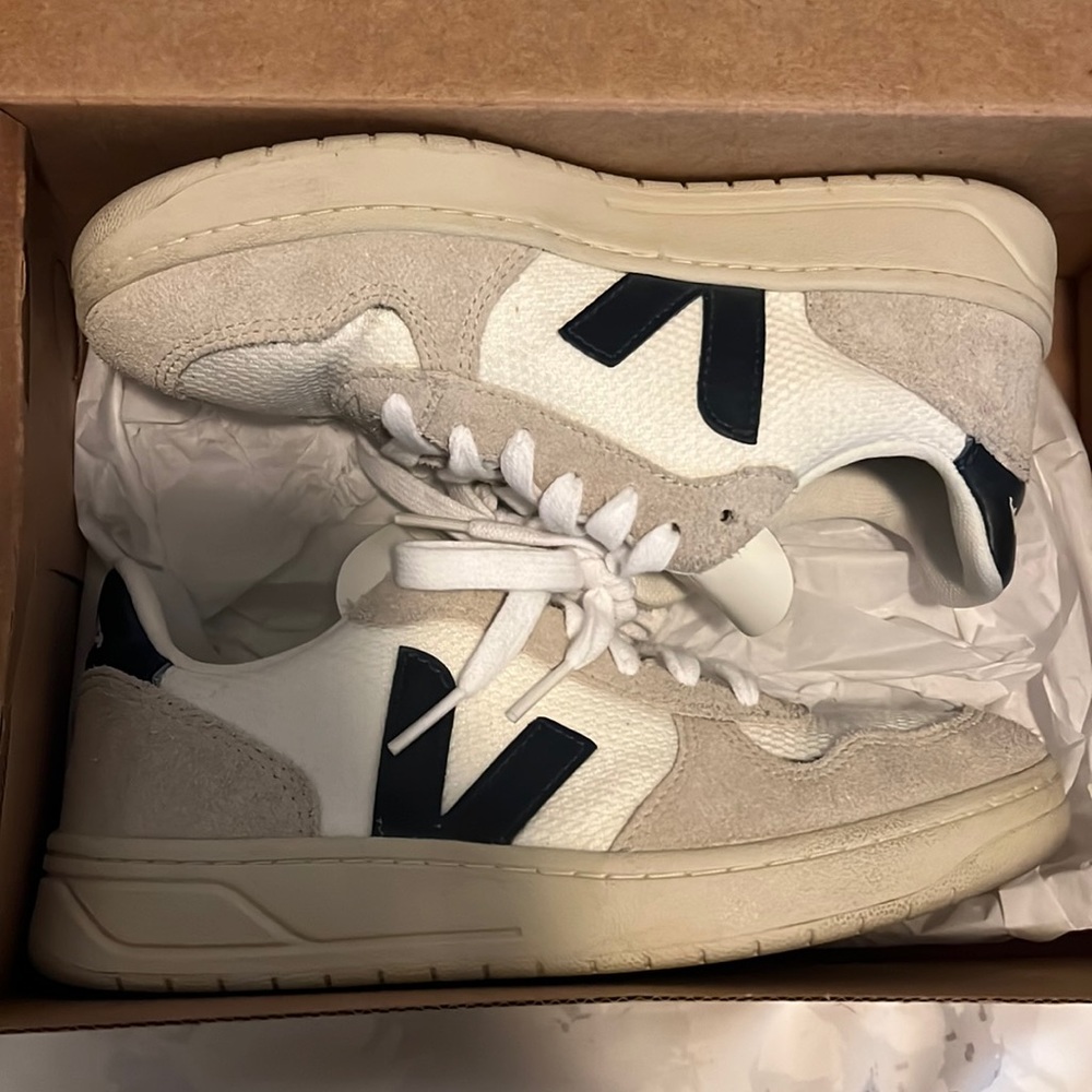 Veja Women Sneaker